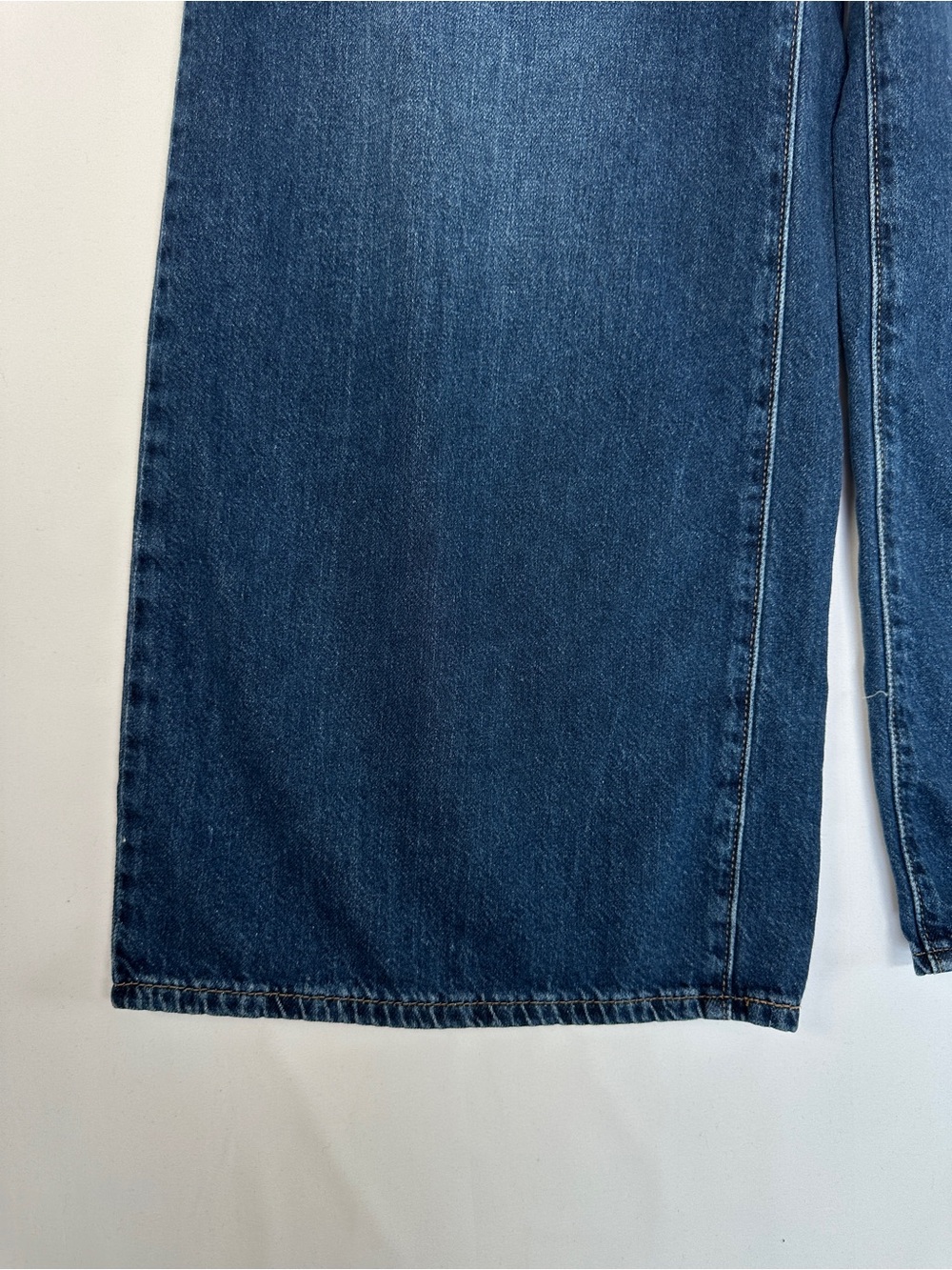 Levi’s Middy Wide Leg Ankle Lightweight Jeans Medium Wash Mid Rise Size 30 - Picture 4 of 11